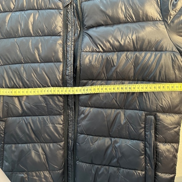 Hudson’s Bay Co. Black Lightweight Down-Filled Zip Jacket w Canadian Flag Patch - Picture 9 of 10